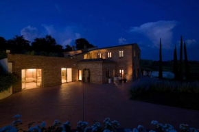 Breathtaking Villa w/Jacuzzi Tuscany Montepulciano Valiano